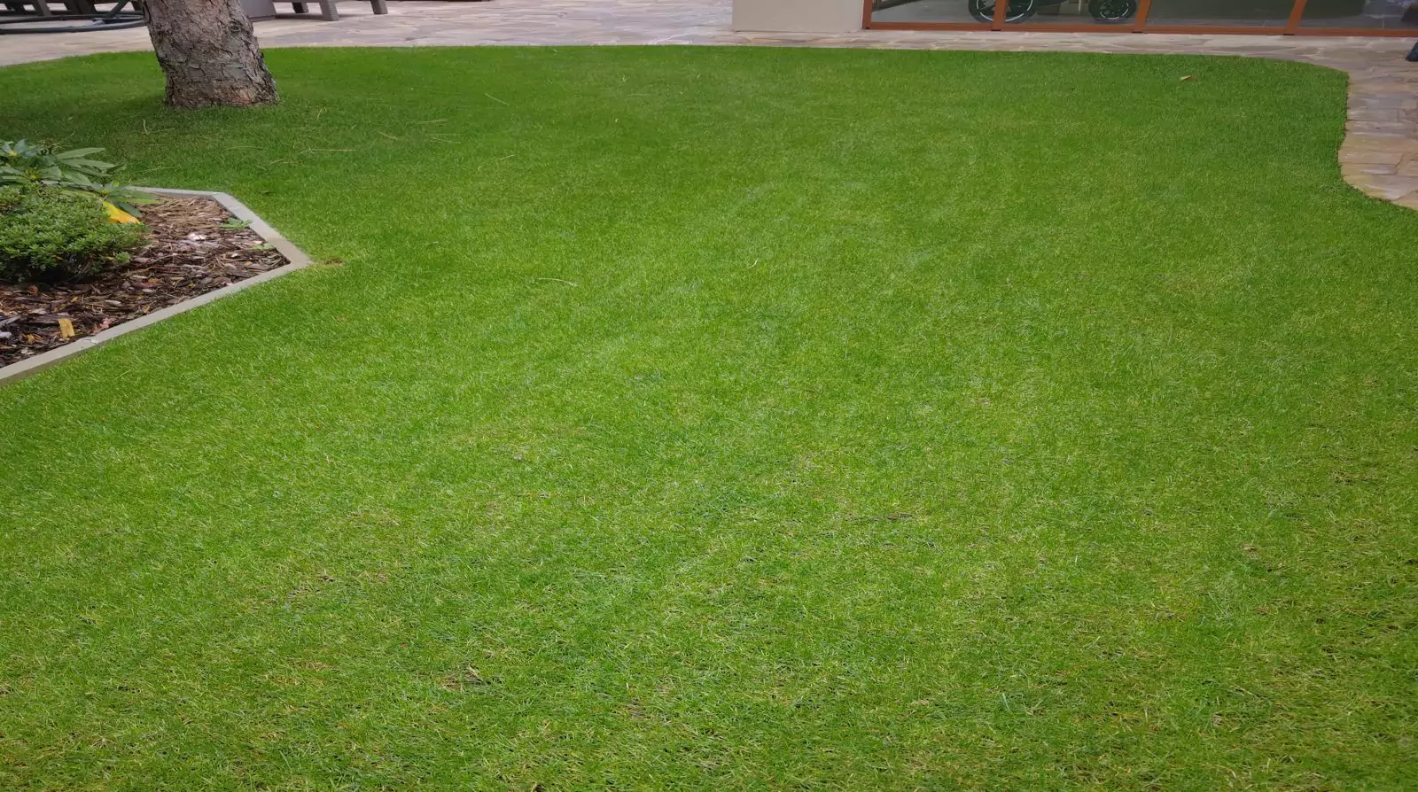 Tvarování trávníku