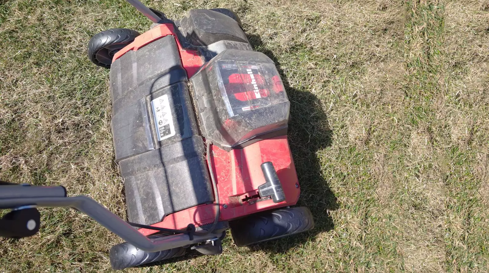 Vertikutace trávníku